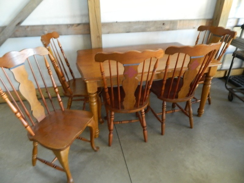 lot 161 image: Dining Table and 5 Chairs