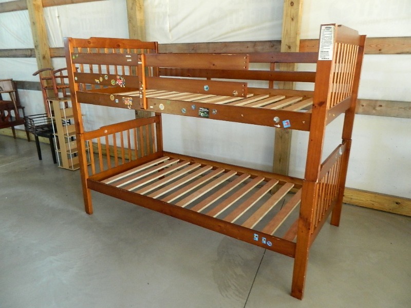 lot 171 image: Bunk Beds  Can Be Seperated