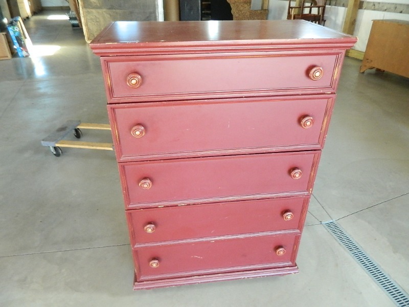 lot 179 image: 5 Drawer Dresser