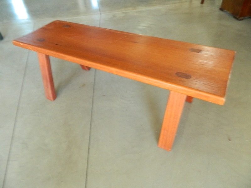 lot 185 image: Wood Bench