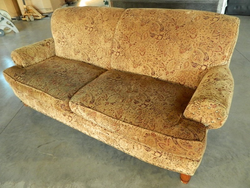 lot 192 image: Couch