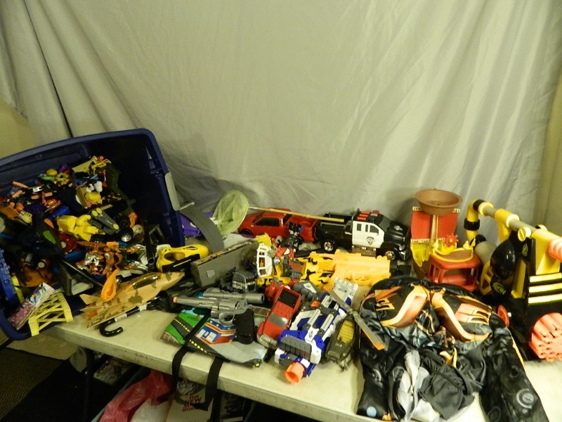 lot 199 image: Large Lot of Toys