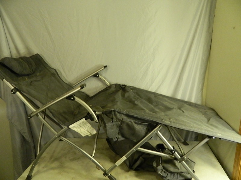 lot 202 image: Folding Lawn Chair in Bag