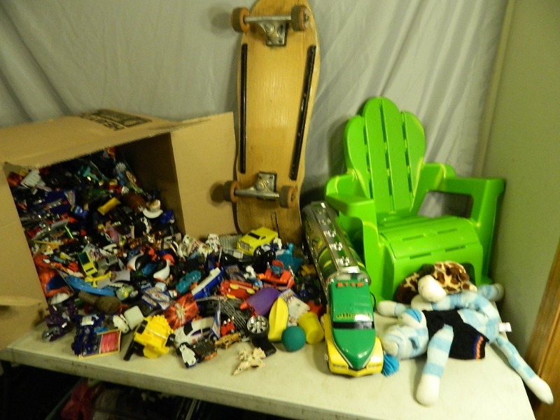 lot 221 image: Vintage Skateboard and Toys