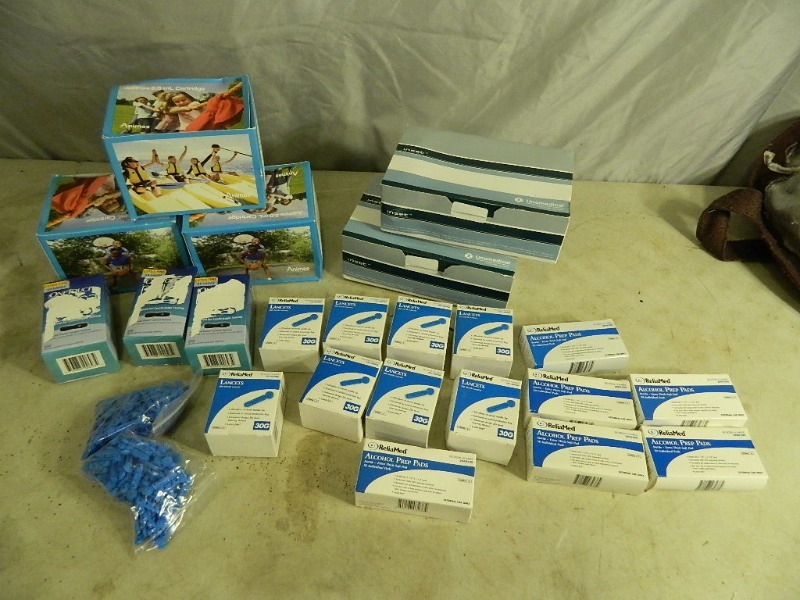 lot 225 image: Medical Supplies