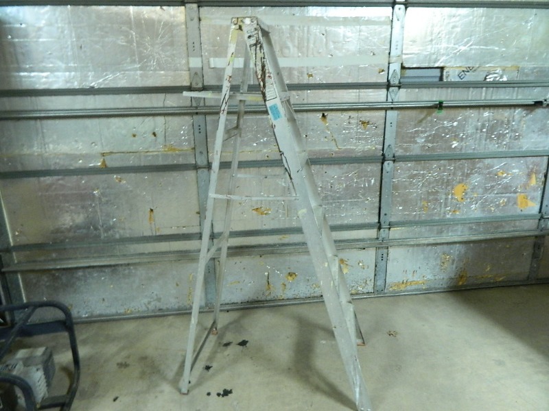 lot 6 image: 6 FT Aluminum Step Ladder