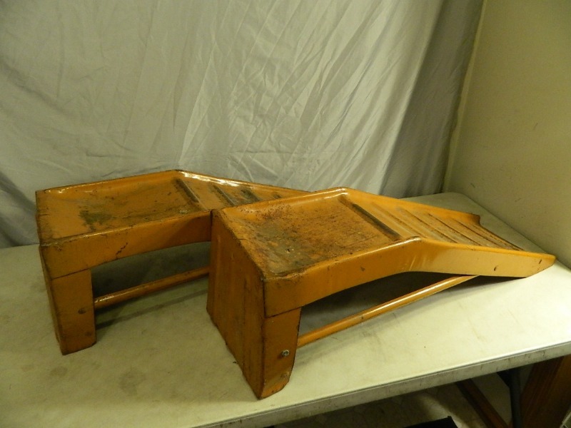 lot 33 image: Car Ramps  Work Stands