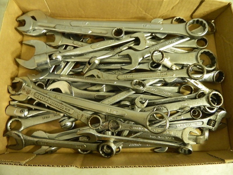 lot 49 image: Large Assortment of Wrenches