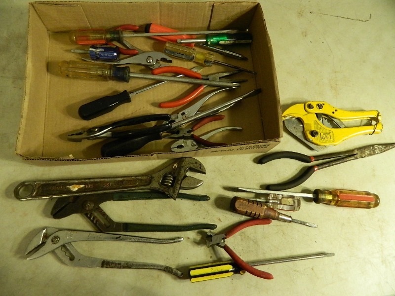 lot 61 image: Assorted Hand Tools