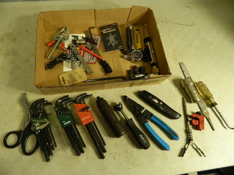 lot 62 image: Assorted Hand Tools