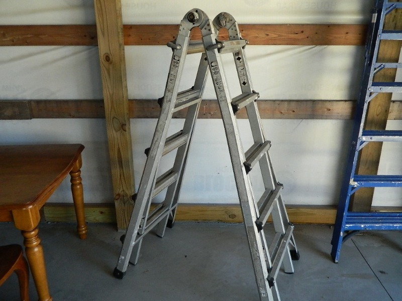 lot 10 image: Gorilla Aluminum Multiladder