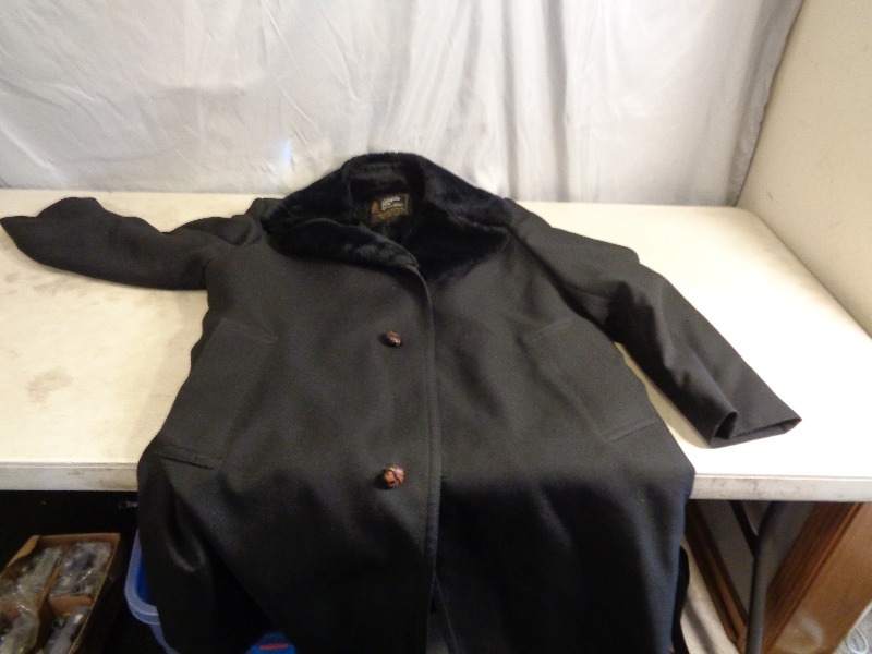 lot 162 image: London Fog Jacket