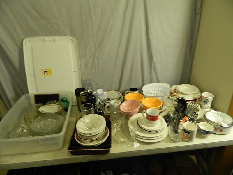lot 218 image: Dishes, Pans, Glassware, Tote