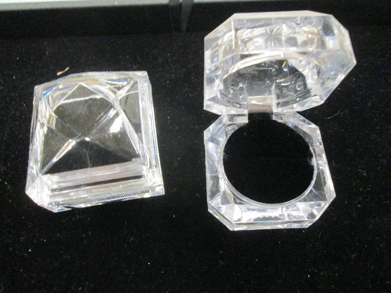 30 ring boxes ...