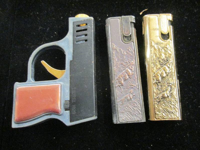 3 lighters never been used...