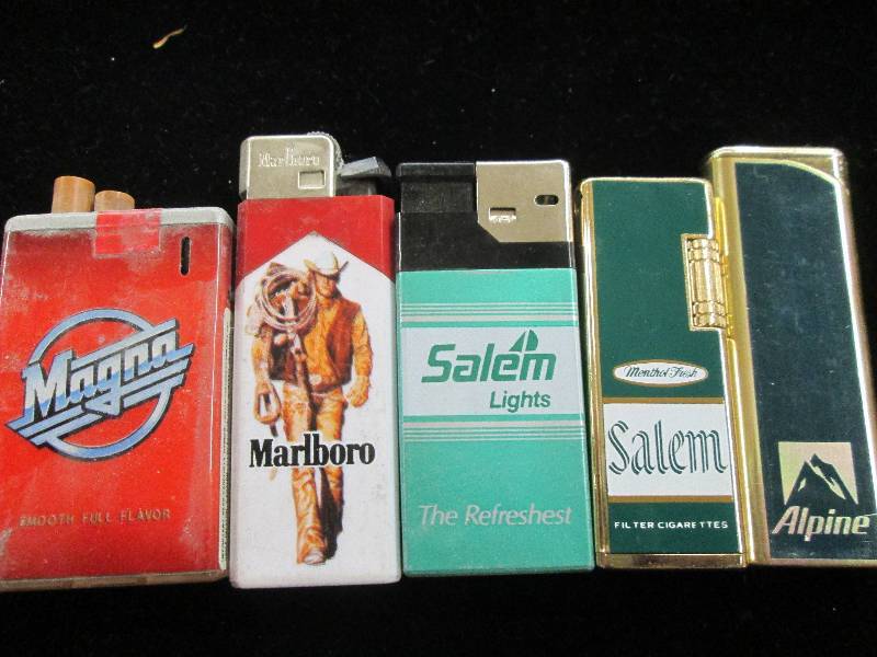 5 lighters never been used ...