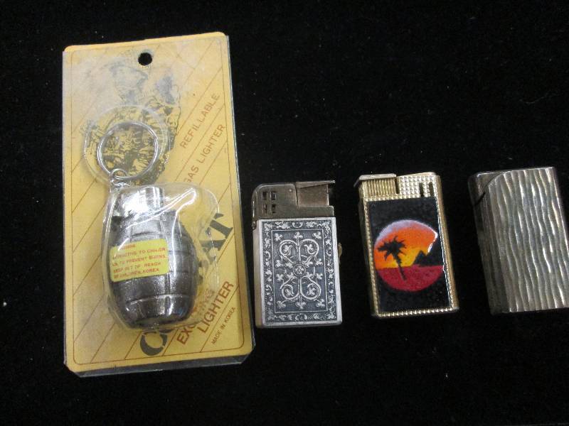 4 lighters never been used ...