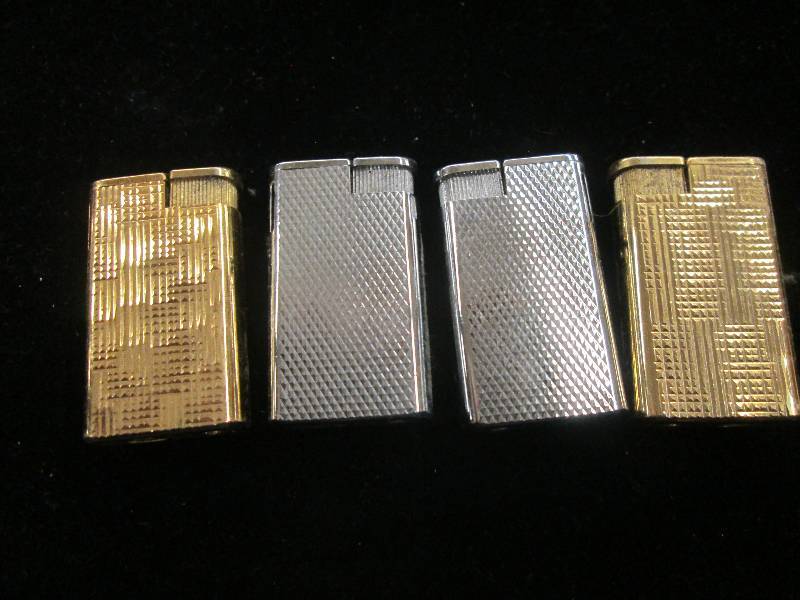 4 lighters never been used ...