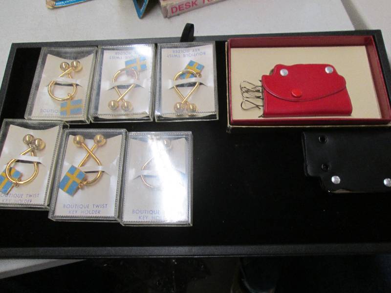 6 boutique twist key holders , 2 ot...