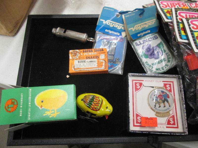 4 brand new cap guns, chicken toy, ...