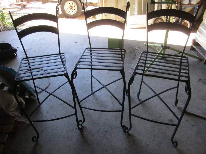 lot 28 image: 2 metal frame bar stools...