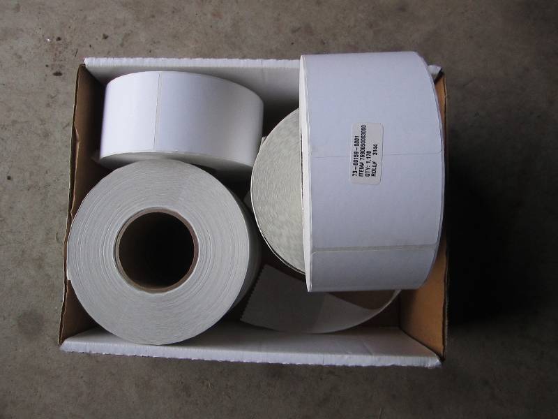 lot 32 image: 6 rolls of 3 x 5 sticky labels...