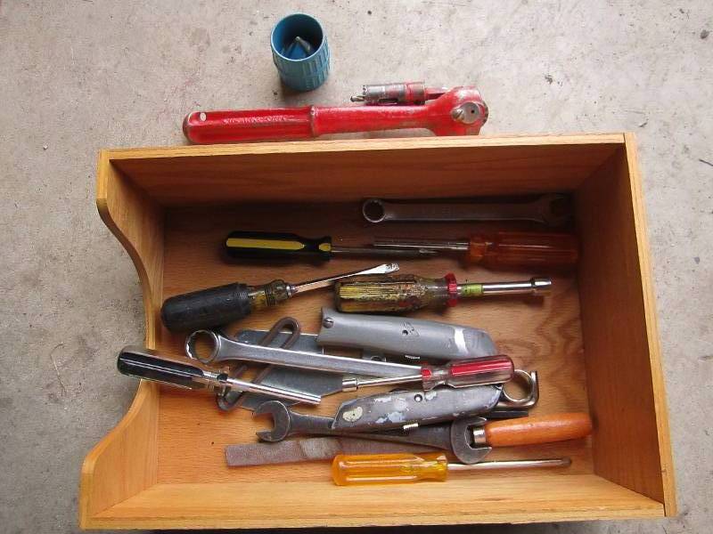 lot 33 image: Nice wood box filled with hand tool...