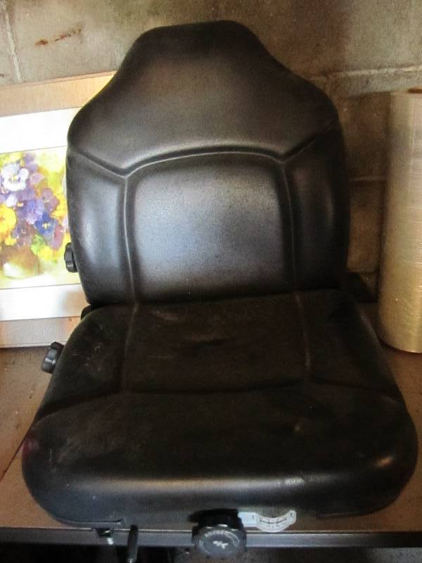 lot 56 image: Adjustible back seat...
