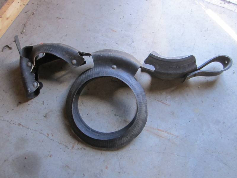 lot 74 image: Horse saddle style tire swing...