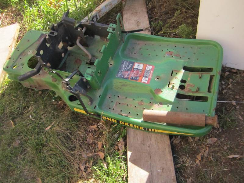 lot 80 image: John Deere mower platform...