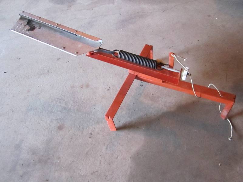 lot 13 image: Trap launcher...