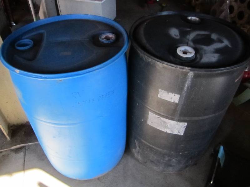 lot 98 image: 2 Plastic barrels...