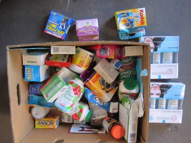 lot 111 image: Lot of health and beauty items...