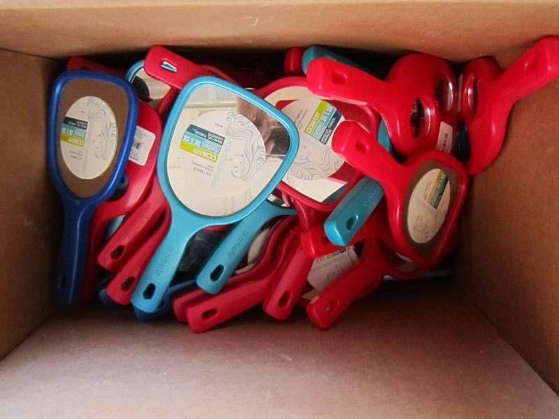 lot 119 image: Large lot of Conair 3 in one magnif...