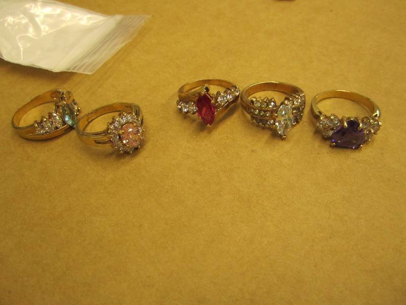 lot 134 image: Lot of fashion rings...