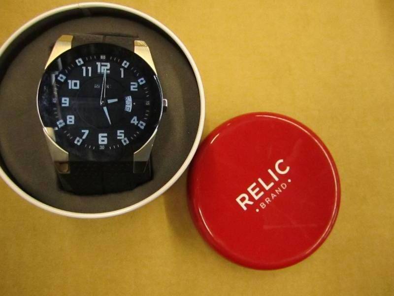 lot 147 image: Relic watch...