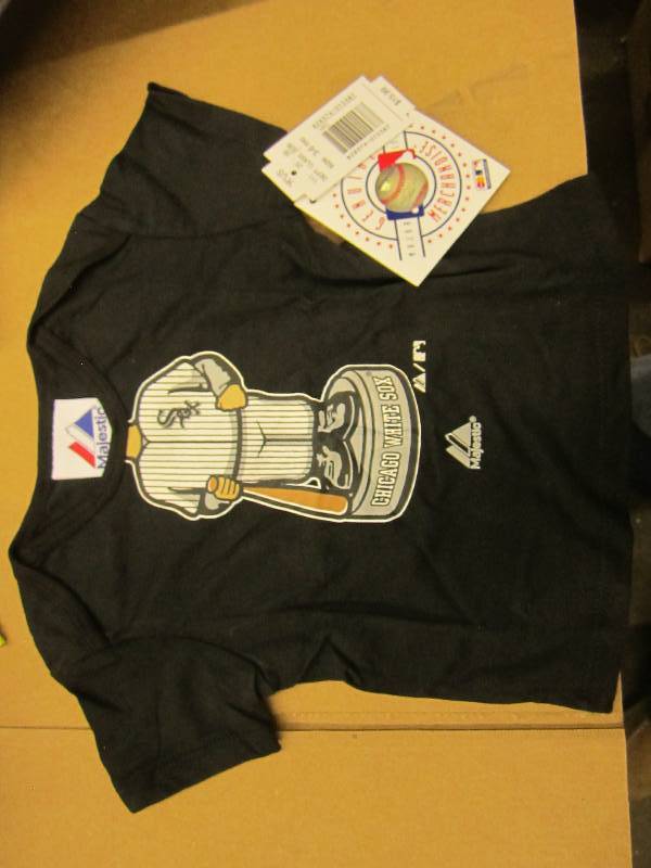 lot 164 image: 3 - 6 Months Chicago White Sox shir...