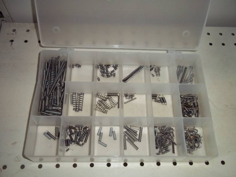Tote Organizer with assorted springs