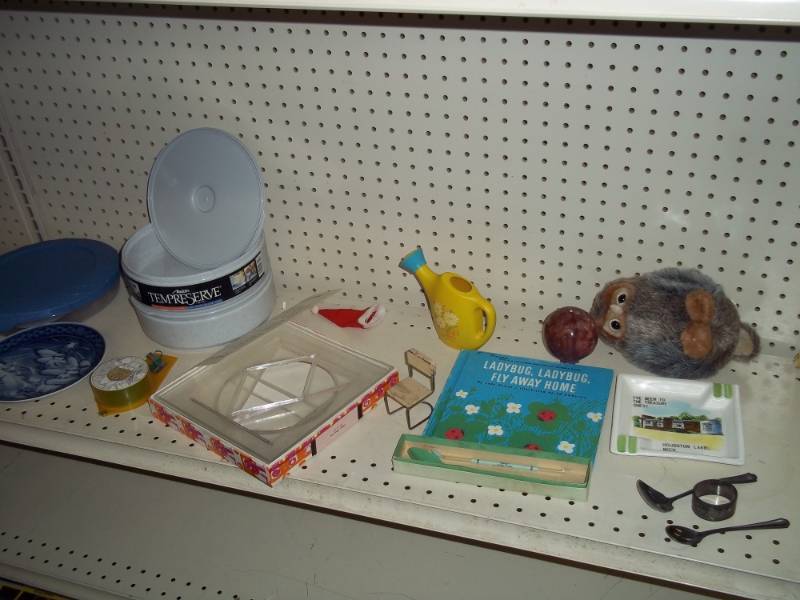 Clear Senile, Spoons, food containers, and ext�