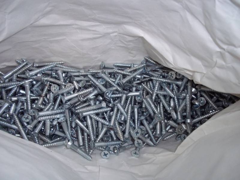 4 pounds of 1 14 Screws