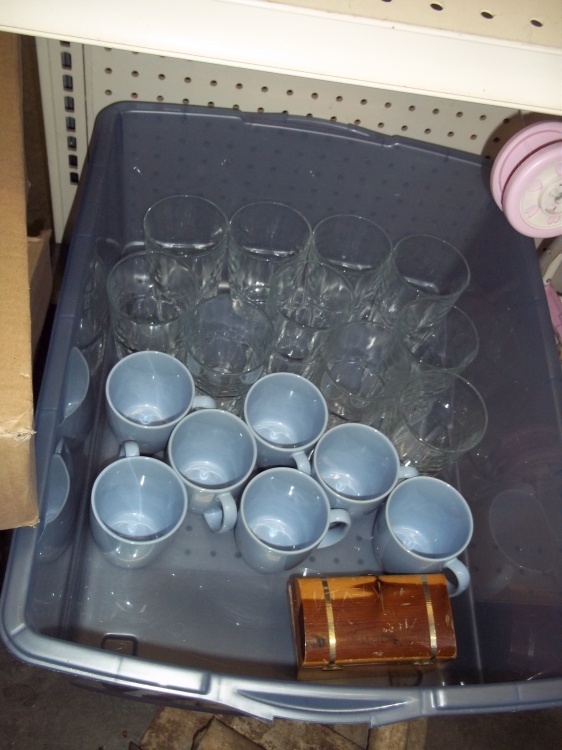 10 large drinking glasses 7 coffee mugs and small trinket box