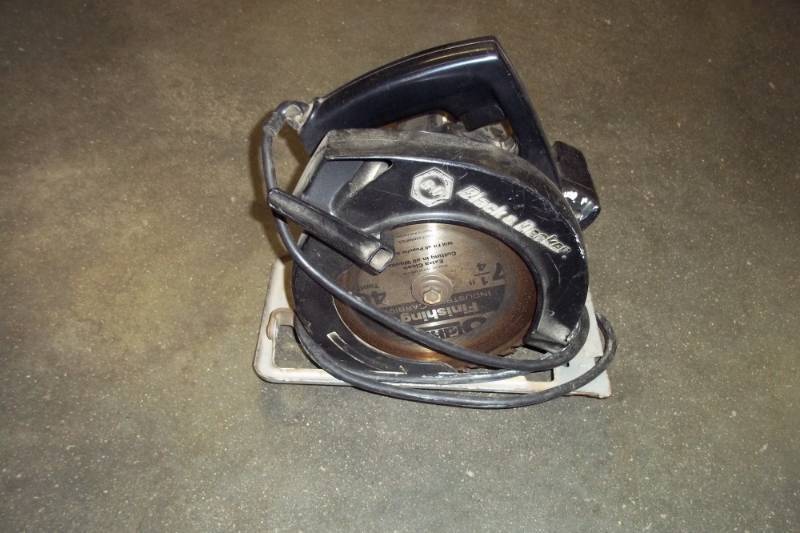 Black n Decker Skil Saw