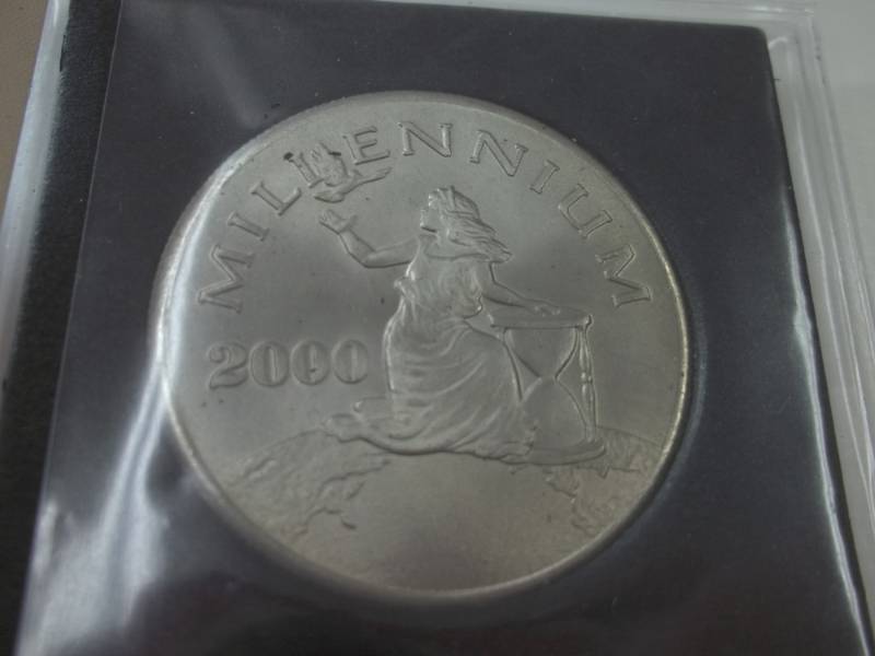 2000 10$ Millennium 2000 Liberty coin of Liberia with Certificate of Authenticity