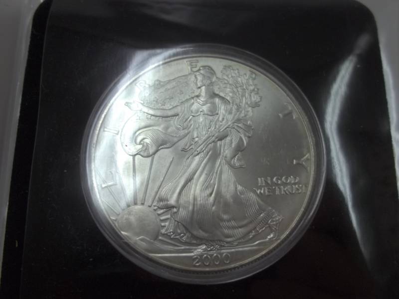 Silver American Eagle 1 Oz. Fine Silver Year 2000 Coin .999% with Certificate of Authenticity