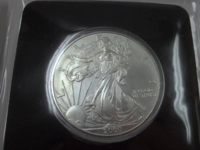Silver American Eagle 1 Oz. Fine Silver Year 2000 Coin .999% with Certificate of Authenticity
