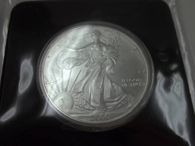 Silver American Eagle 1 Oz. Fine Silver Year 2000 Coin .999% with Certificate of Authenticity
