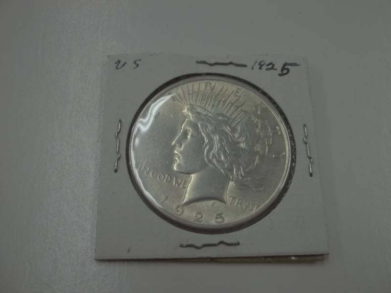 1925 Peace Silver Dollar 90% Silver in case