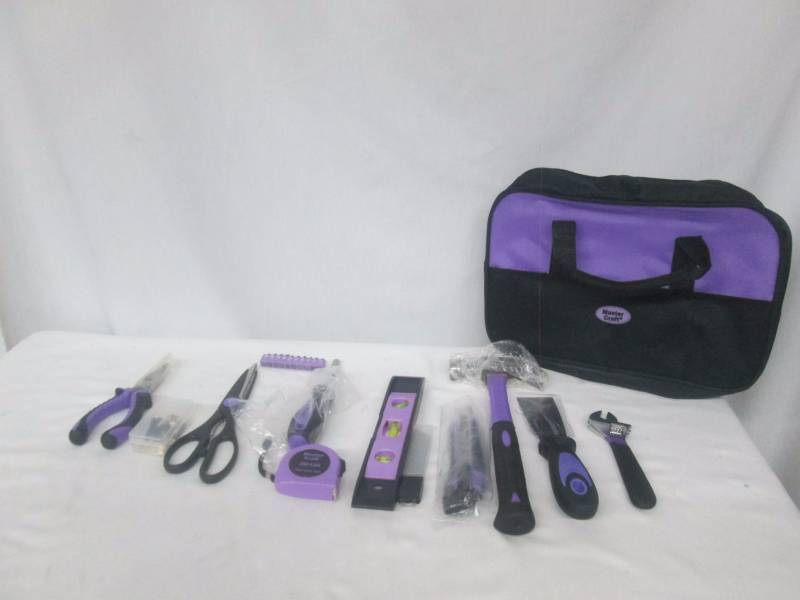 lot 40 image: Master Craft 31-pc. Tool Set