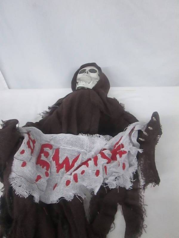 lot 93 image: Alcove 36 Animated Reaper