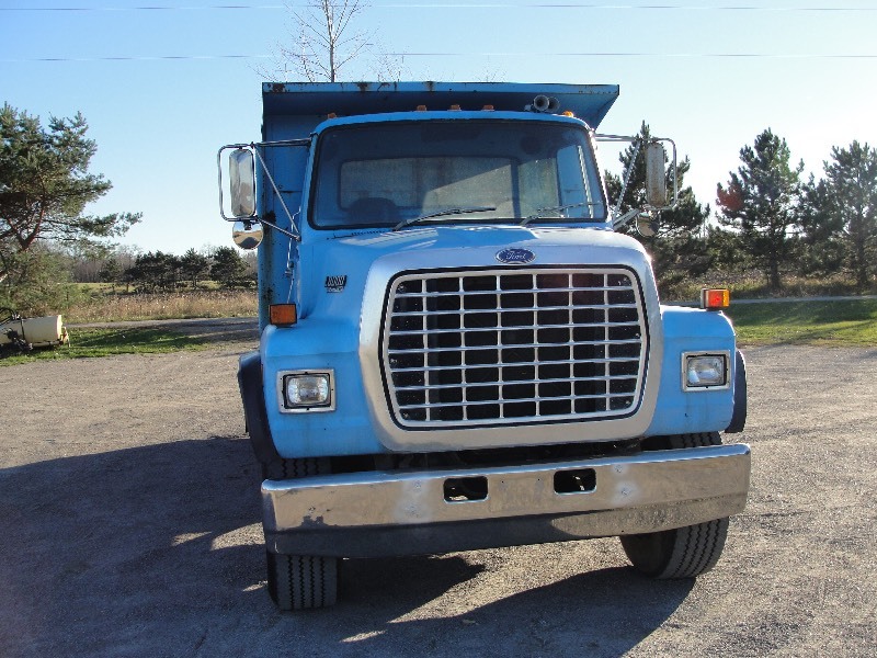 1982 Ford L800 Dumptruck